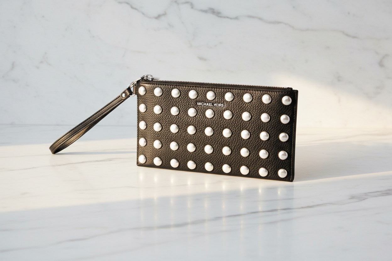 Michael Kors brun kuvertväska i läder