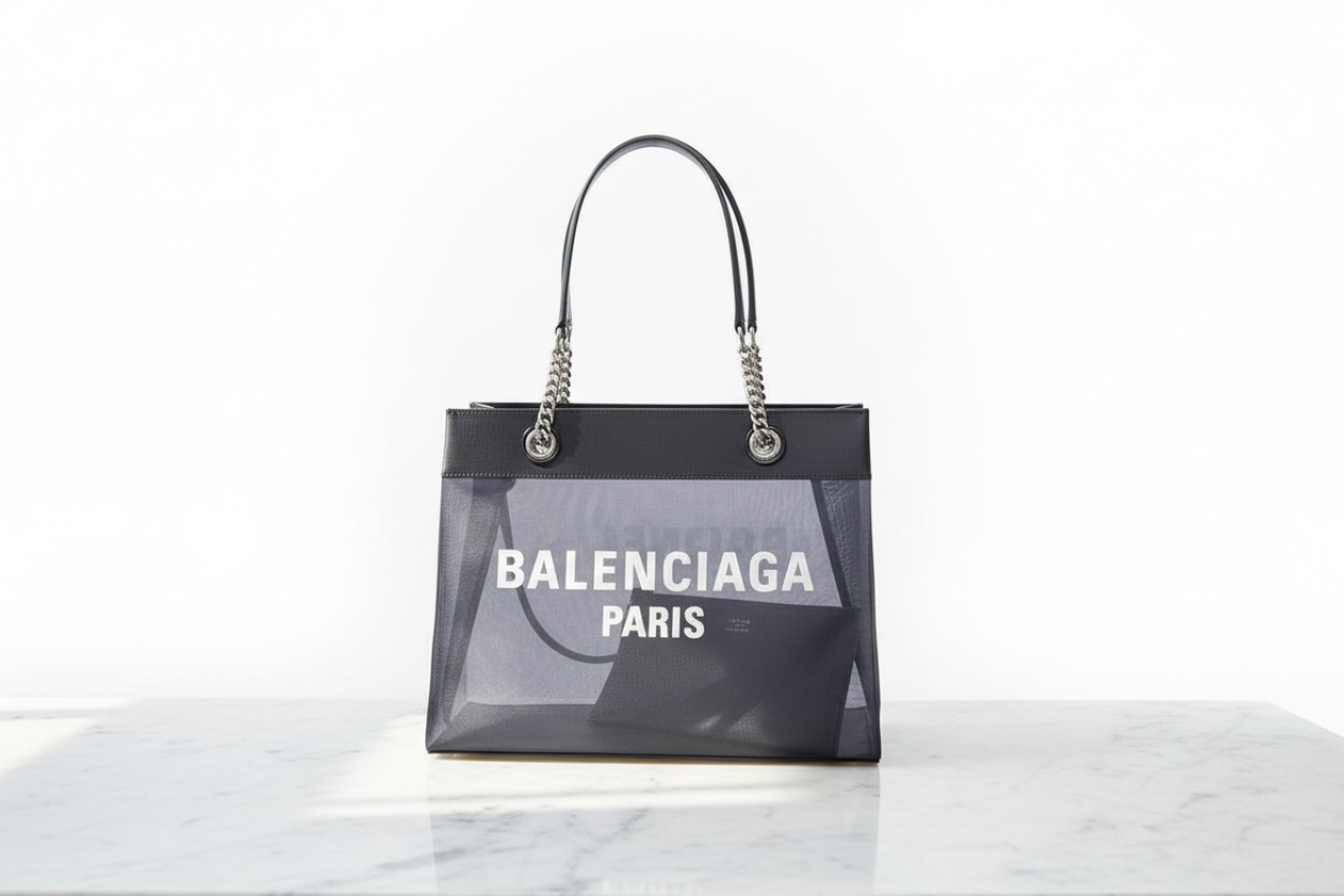 Balenciaga svart polyesterväska