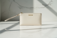 Michael Kors Beige Läderkuvertväska