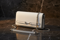 Michael Kors vit axelväska