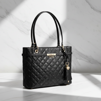 Dámská kabelka Guess Jeans z černého polyuretanu