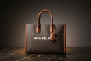 Michael Kors brun tygväska