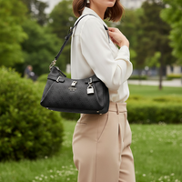 Dámská kabelka Guess Jeans Nero z polyuretanu