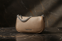 Michael Kors brun pälsaxelväska