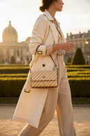 Kabelka z polypropylenu béžové barvy Guess