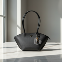 Guess Jeans Svart Polyuretan Damhandväska